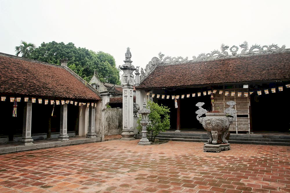 Lời đồn “vắng như chùa Bà Đanh”